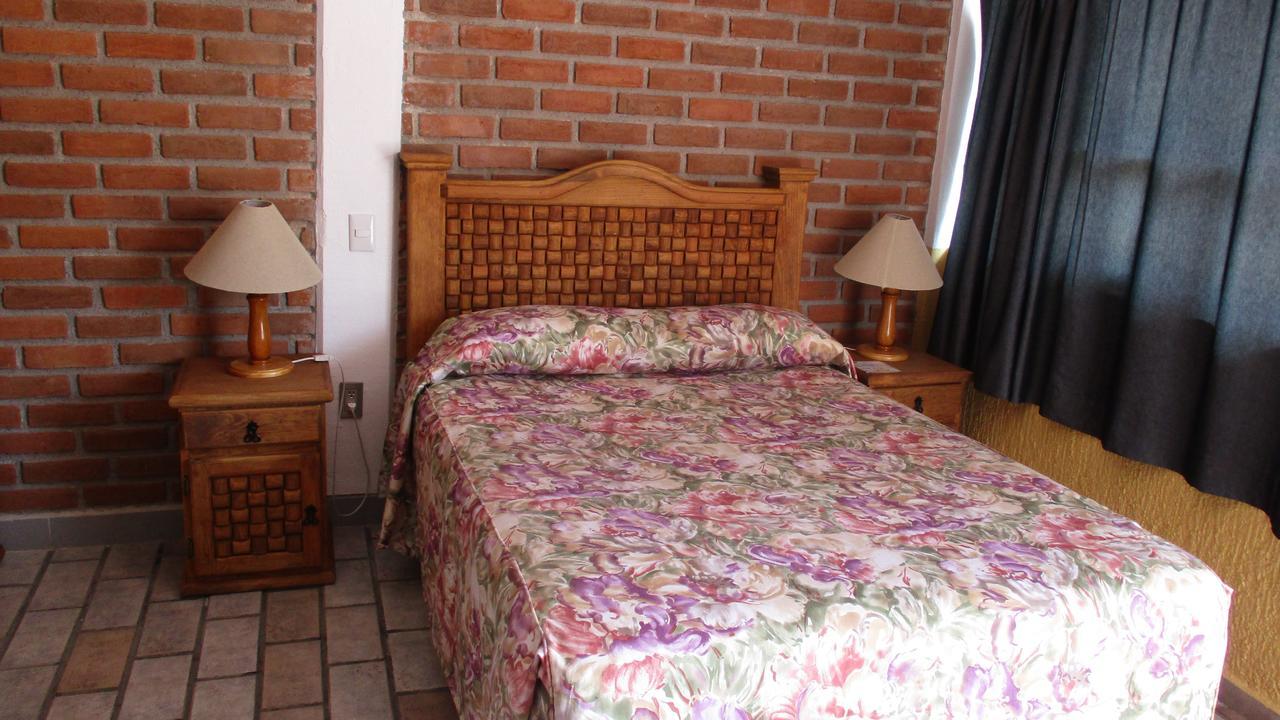 Hotel Villa Monarca Inn Zitácuaro Exteriör bild